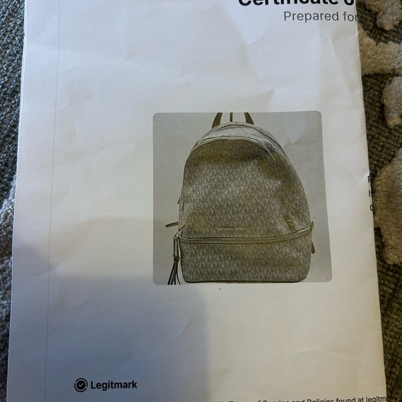 NWOT Michael Kors Rhea logo signature backpack - Picture 3 of 12